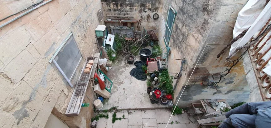 House of Character Zebbug P000195392
