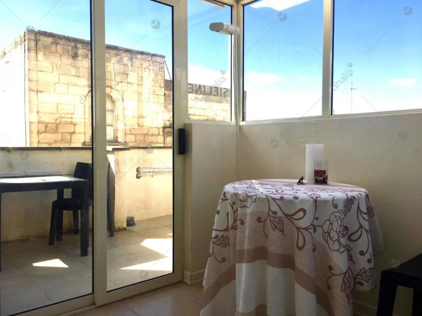 Solitary Maisonette Sliema P000229416