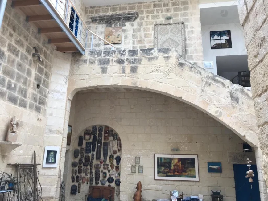 House of Character Balzan P000236938