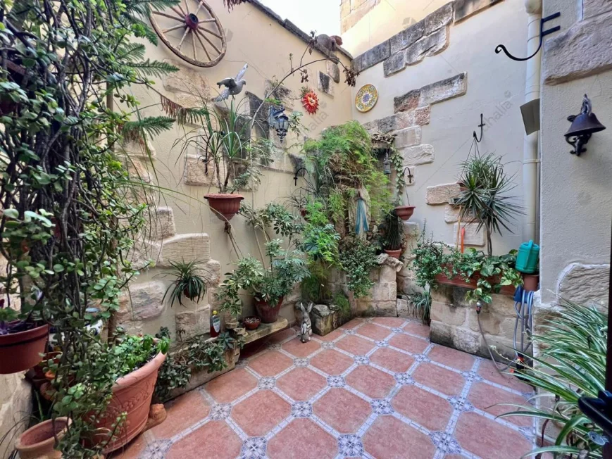 Townhouse Birkirkara P000242976